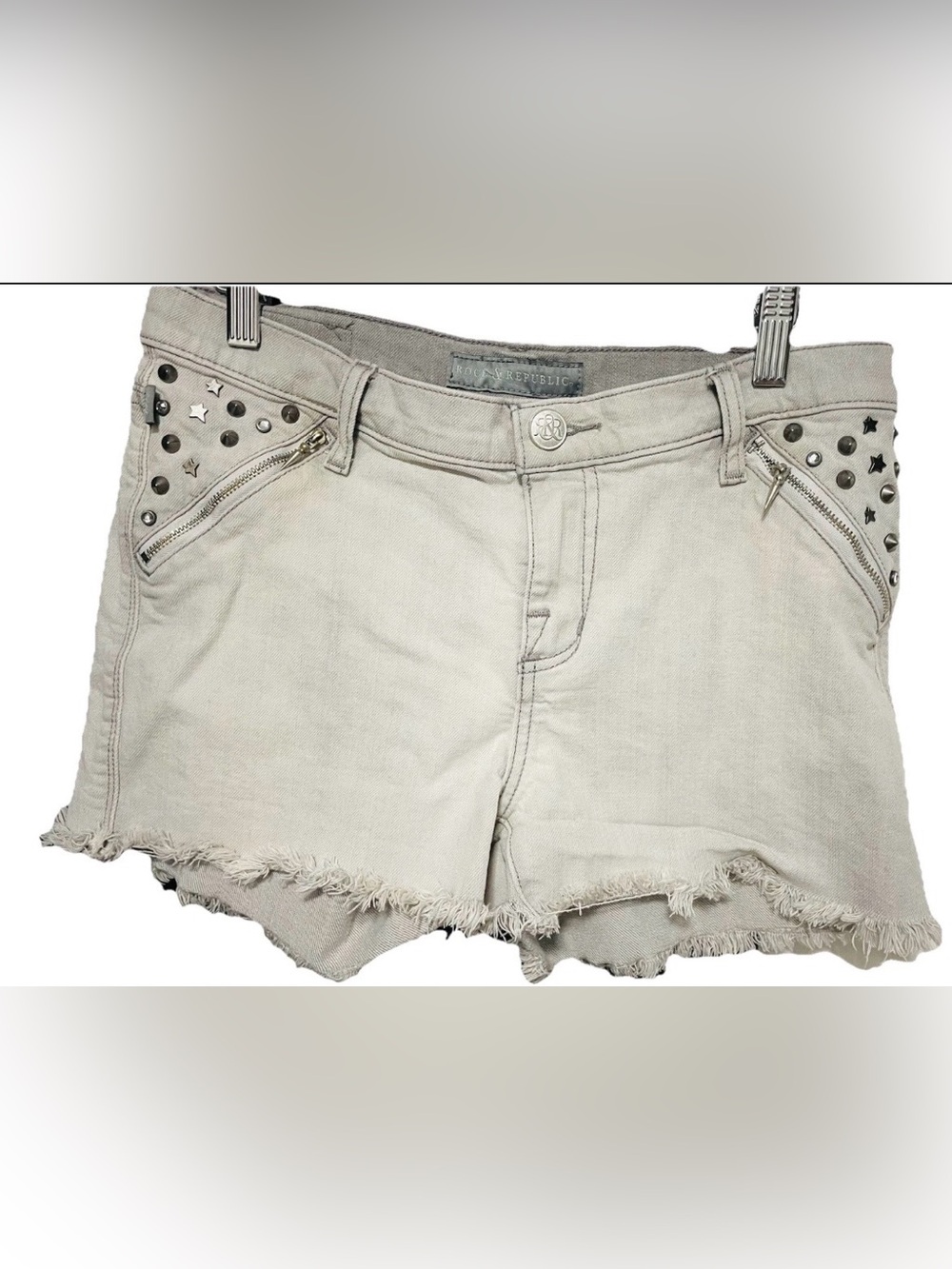 Rock & Republic Pixie Shorts Womens 8 Gray Denim Studded Star Cut Off Armour